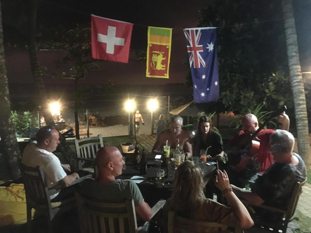 Готель Aussie Swiss Велігама Екстер'єр фото